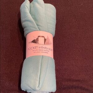 NEW‼️ Infinity Scarf with Zip Pocket